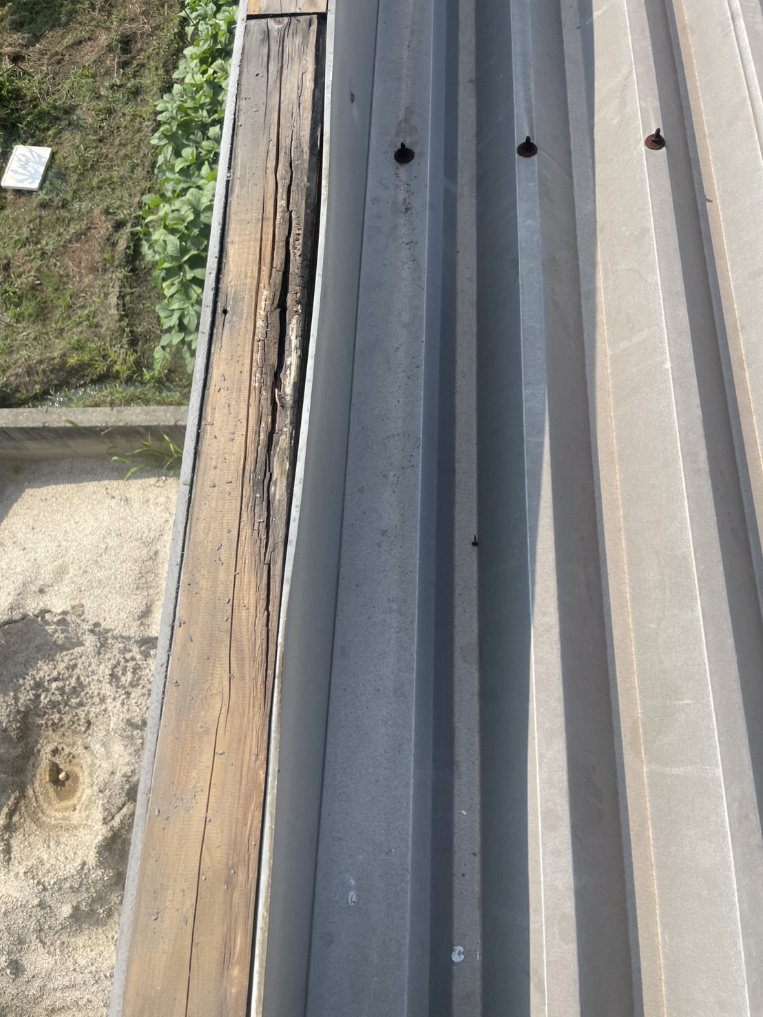 雨漏り笠木交換 勾配調整笠木新設