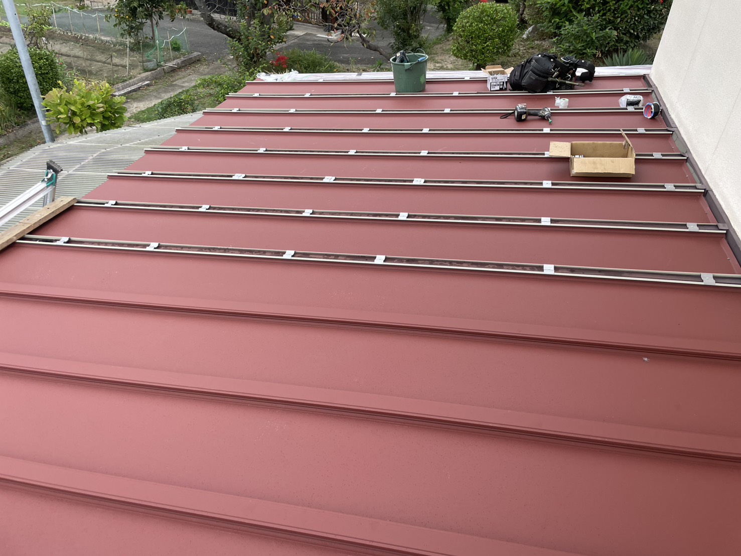 板金瓦棒屋根カバー工事